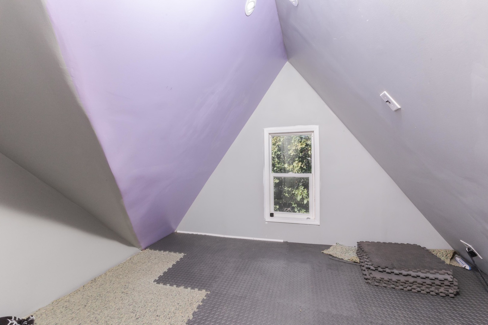 904 S Madison Street, Bloomington, IL 61701