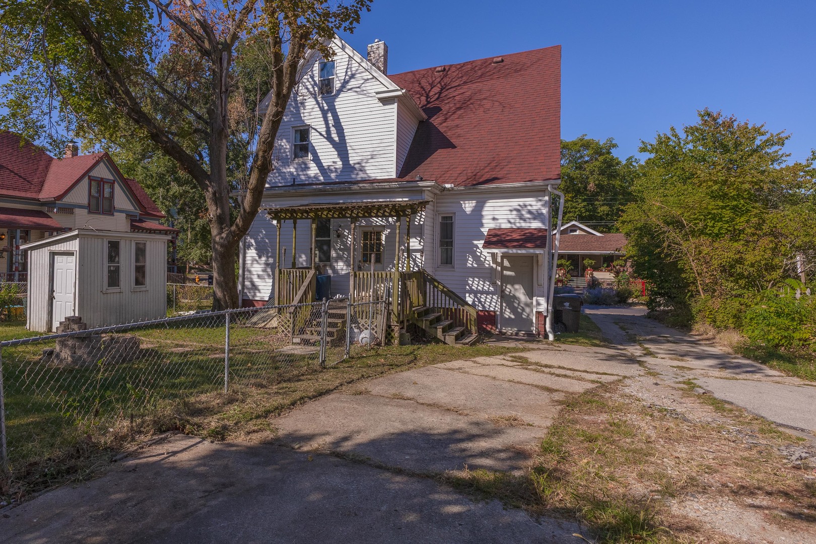 904 S Madison Street, Bloomington, IL 61701