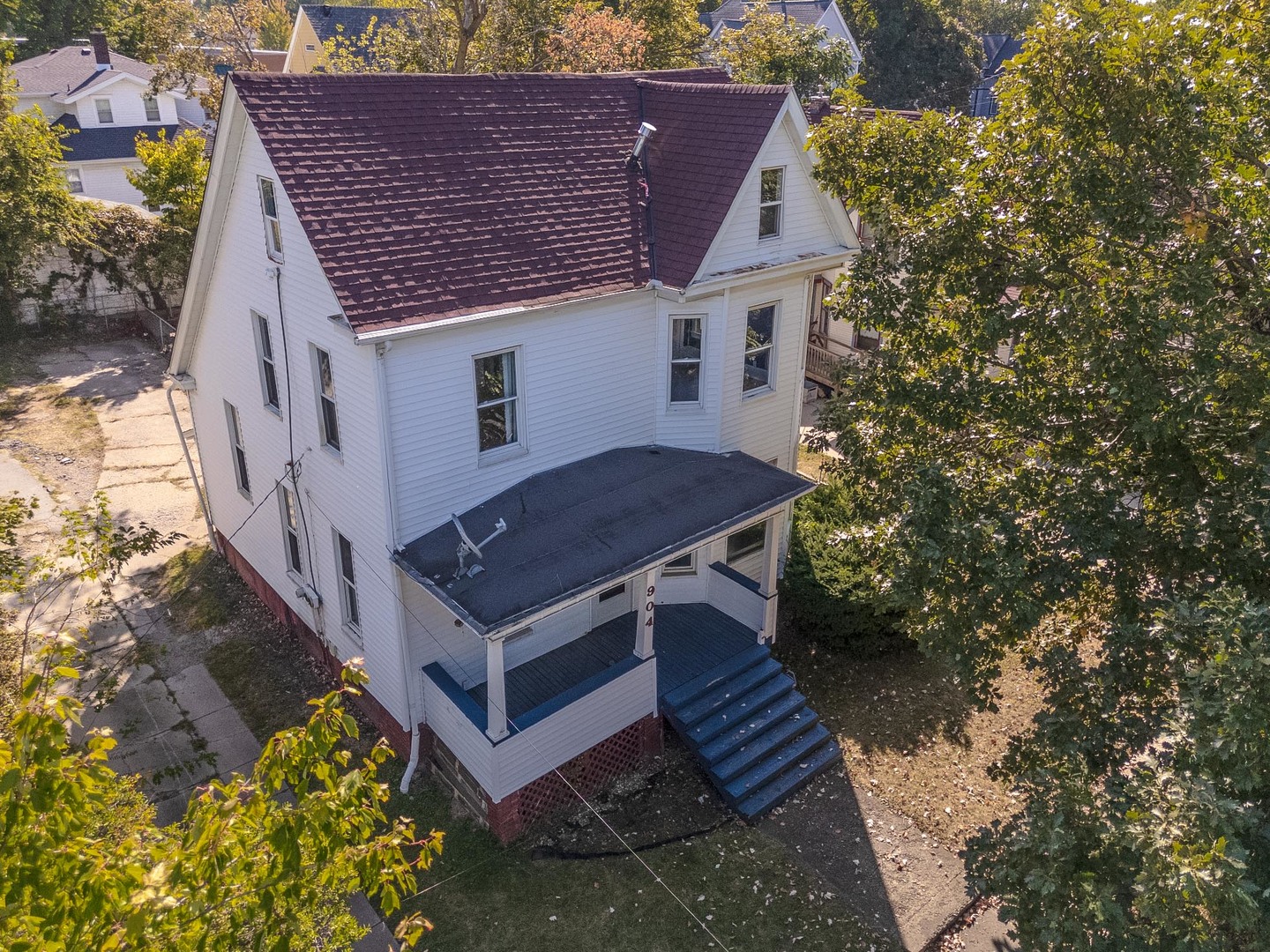 904 S Madison Street, Bloomington, IL 61701