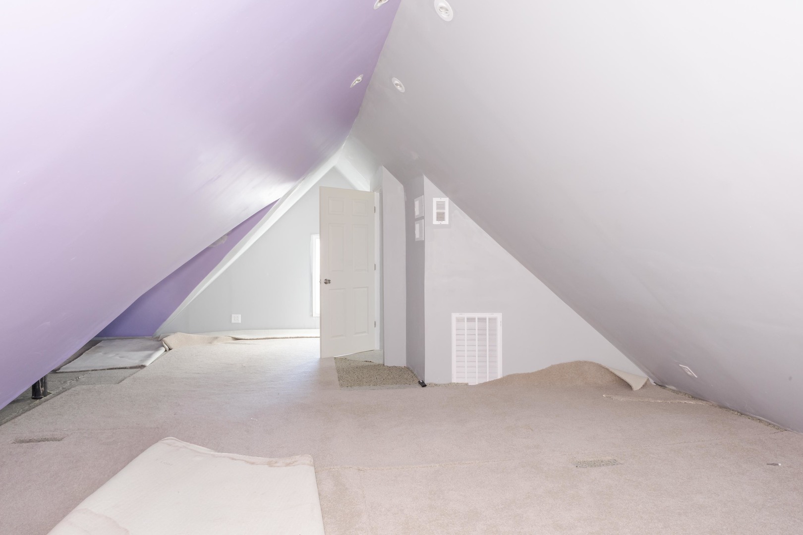 904 S Madison Street, Bloomington, IL 61701