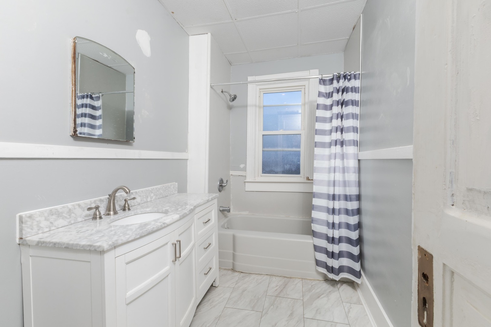 904 S Madison Street, Bloomington, IL 61701