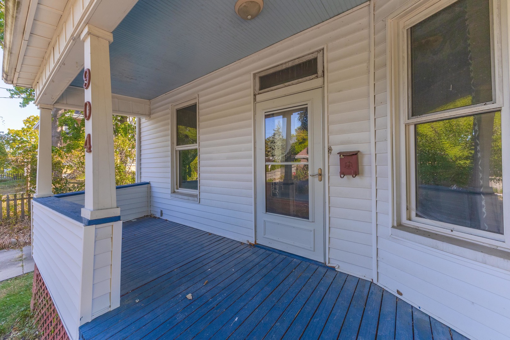 904 S Madison Street, Bloomington, IL 61701