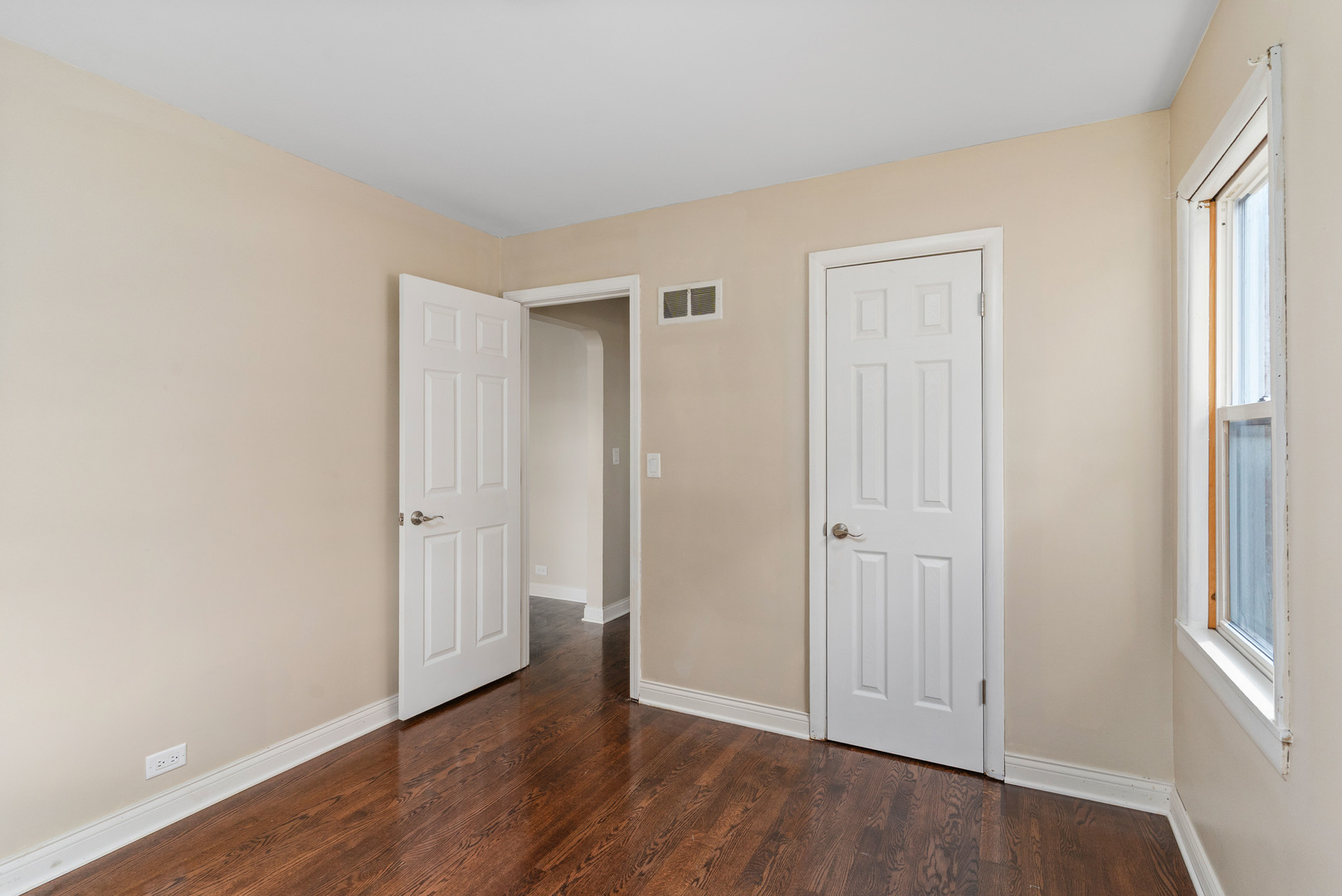 5345 N Neva Avenue, Chicago, IL 60656