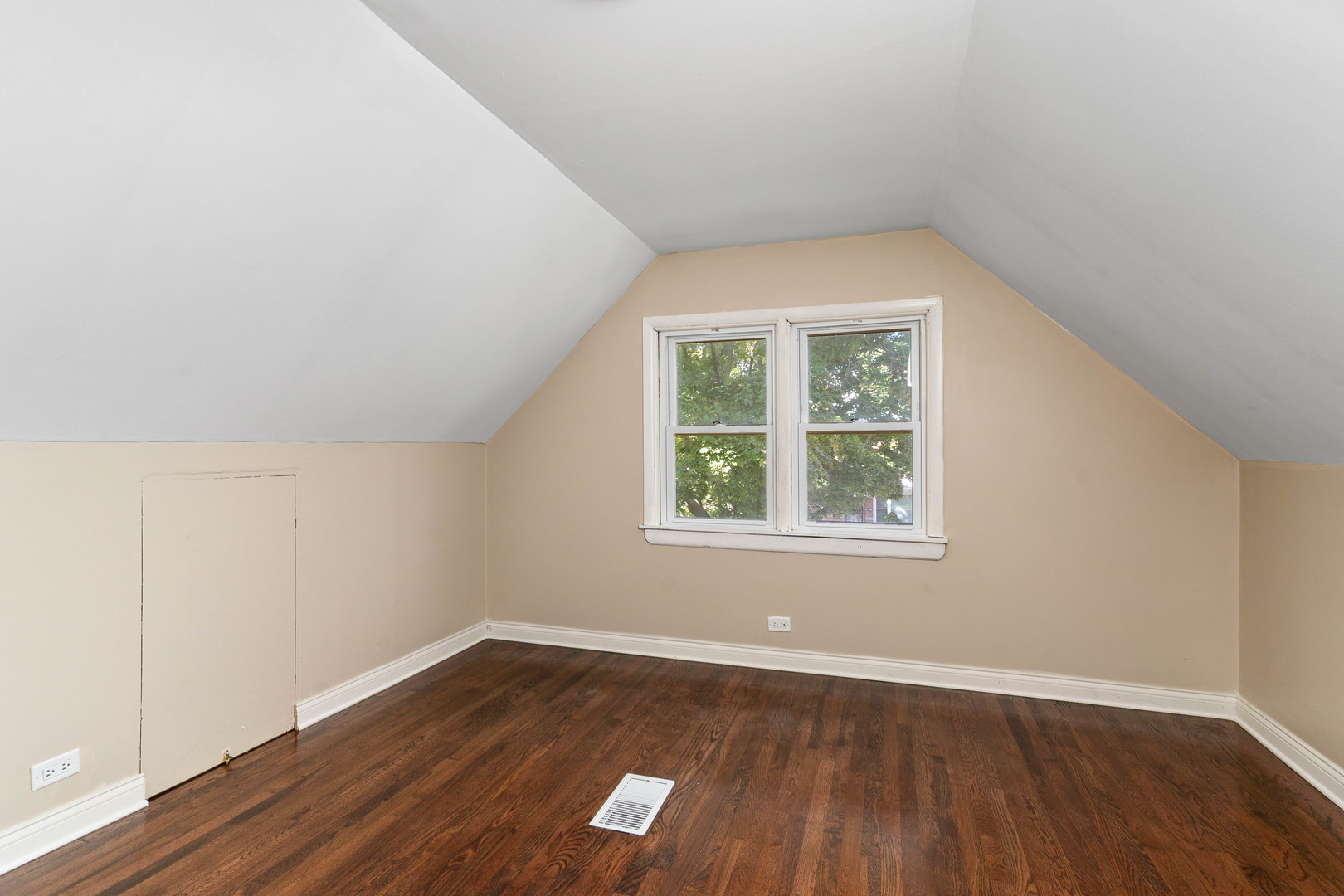 5345 N Neva Avenue, Chicago, IL 60656