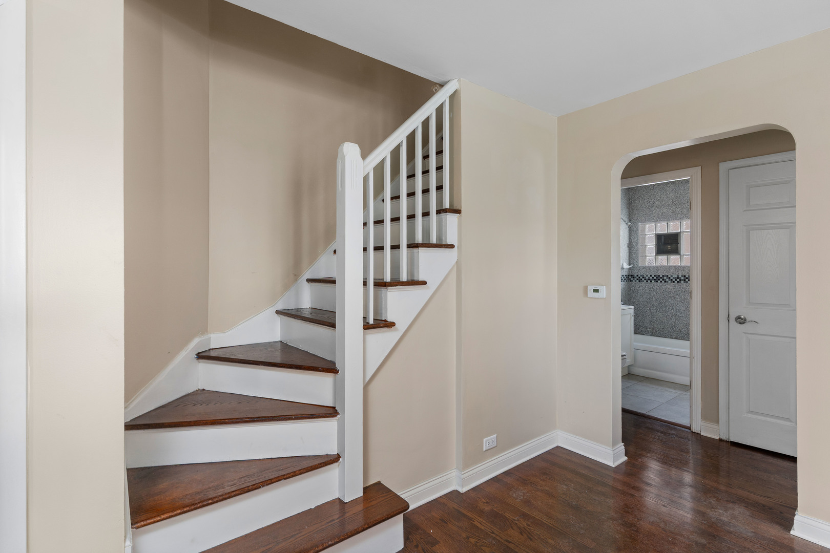 5345 N Neva Avenue, Chicago, IL 60656