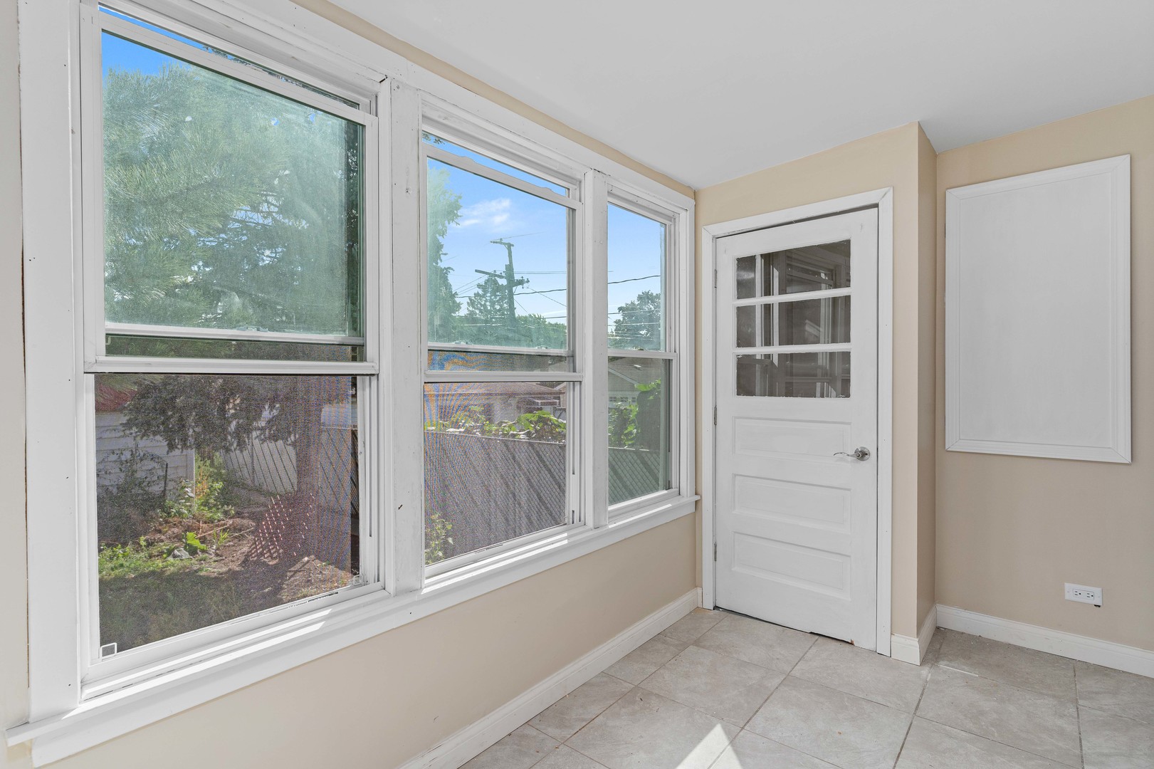 5345 N Neva Avenue, Chicago, IL 60656