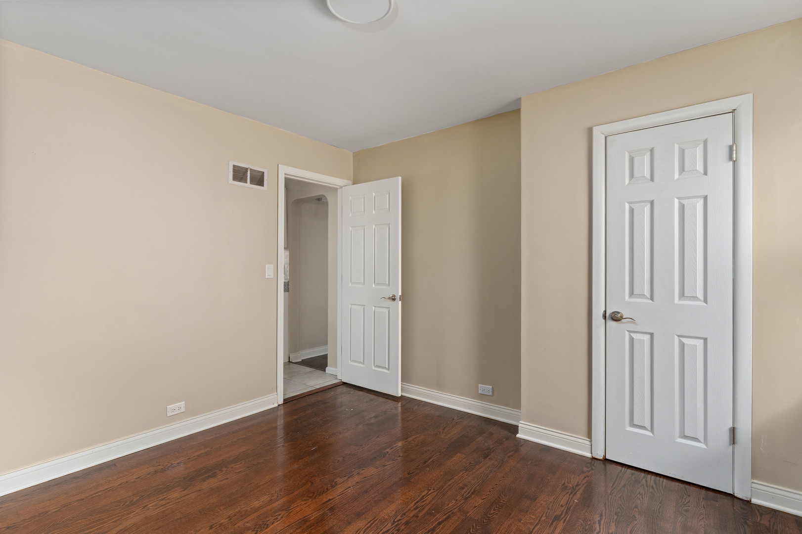 5345 N Neva Avenue, Chicago, IL 60656