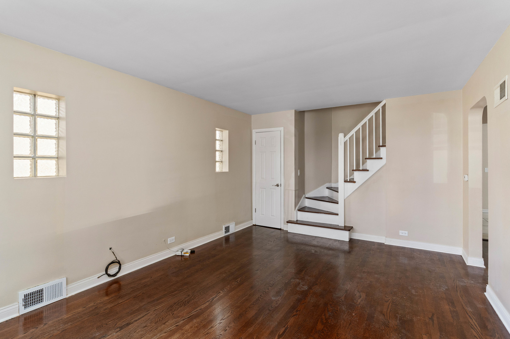 5345 N Neva Avenue, Chicago, IL 60656