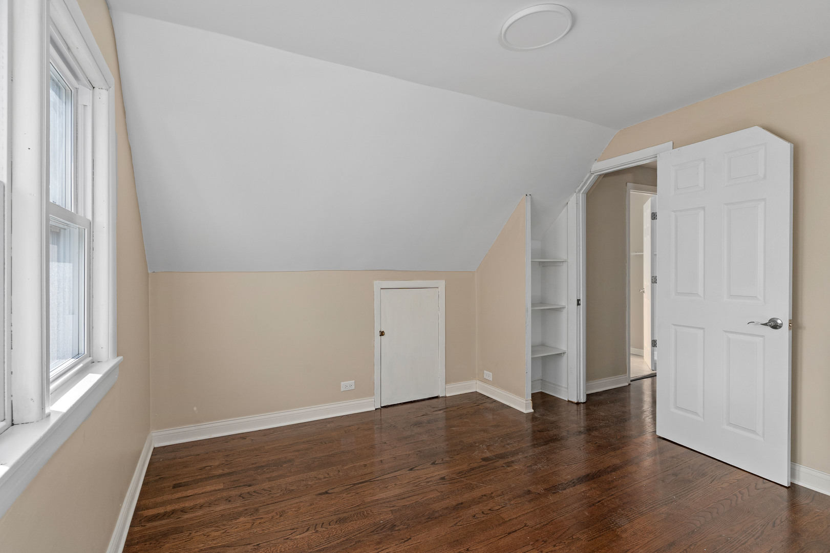 5345 N Neva Avenue, Chicago, IL 60656