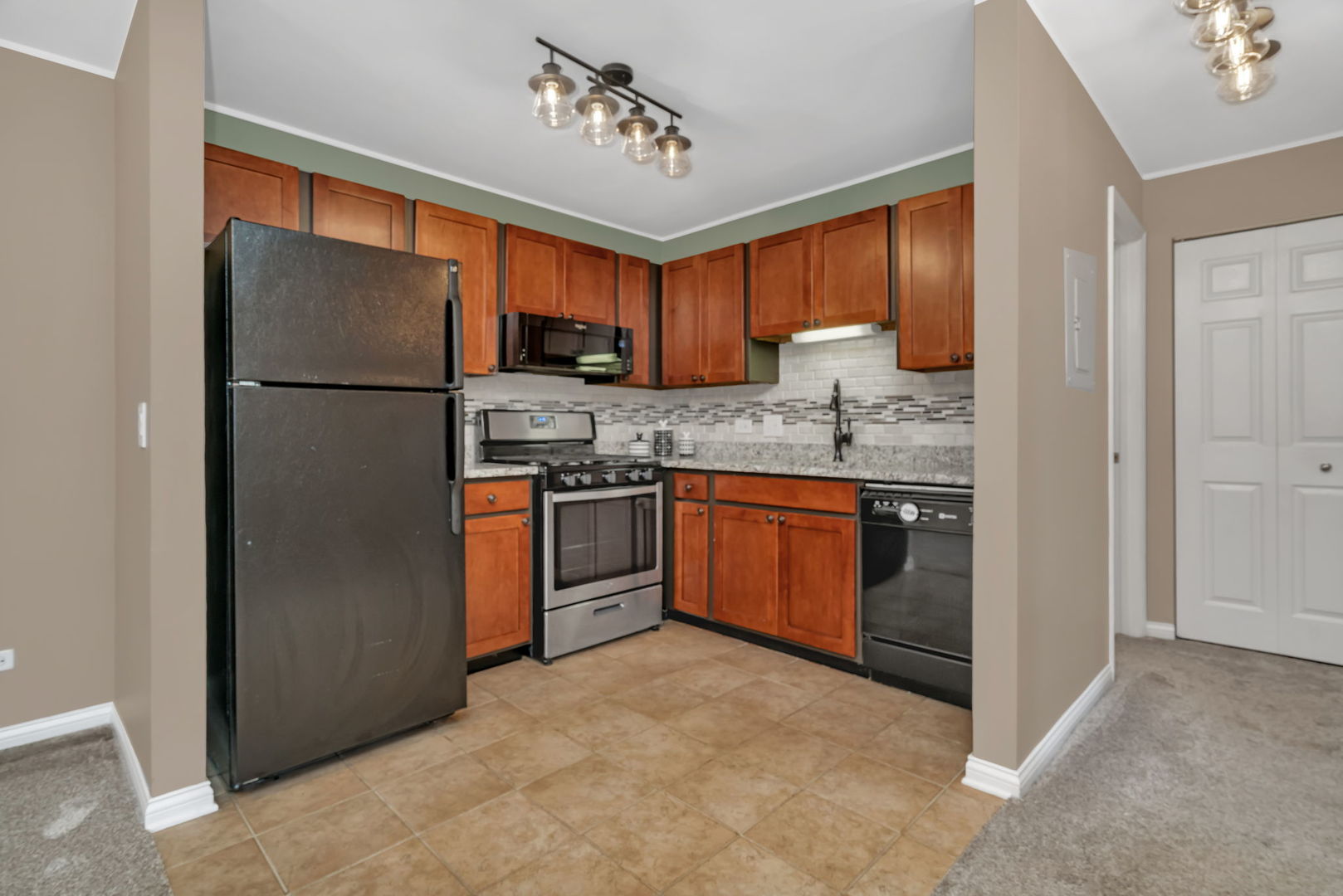 1332 Mc Dowell Road #104, Naperville, IL 60563