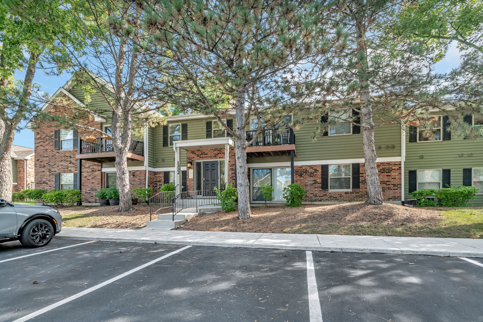 1332 Mc Dowell Road #104, Naperville, IL 60563