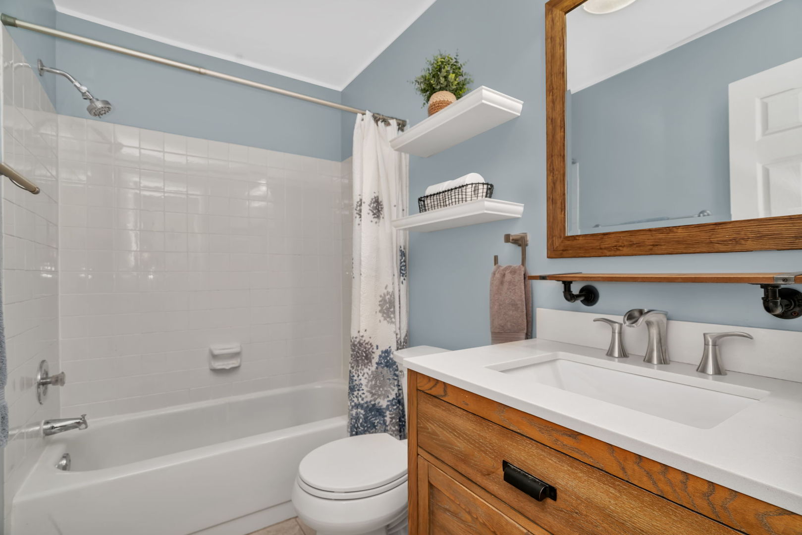 1332 Mc Dowell Road #104, Naperville, IL 60563