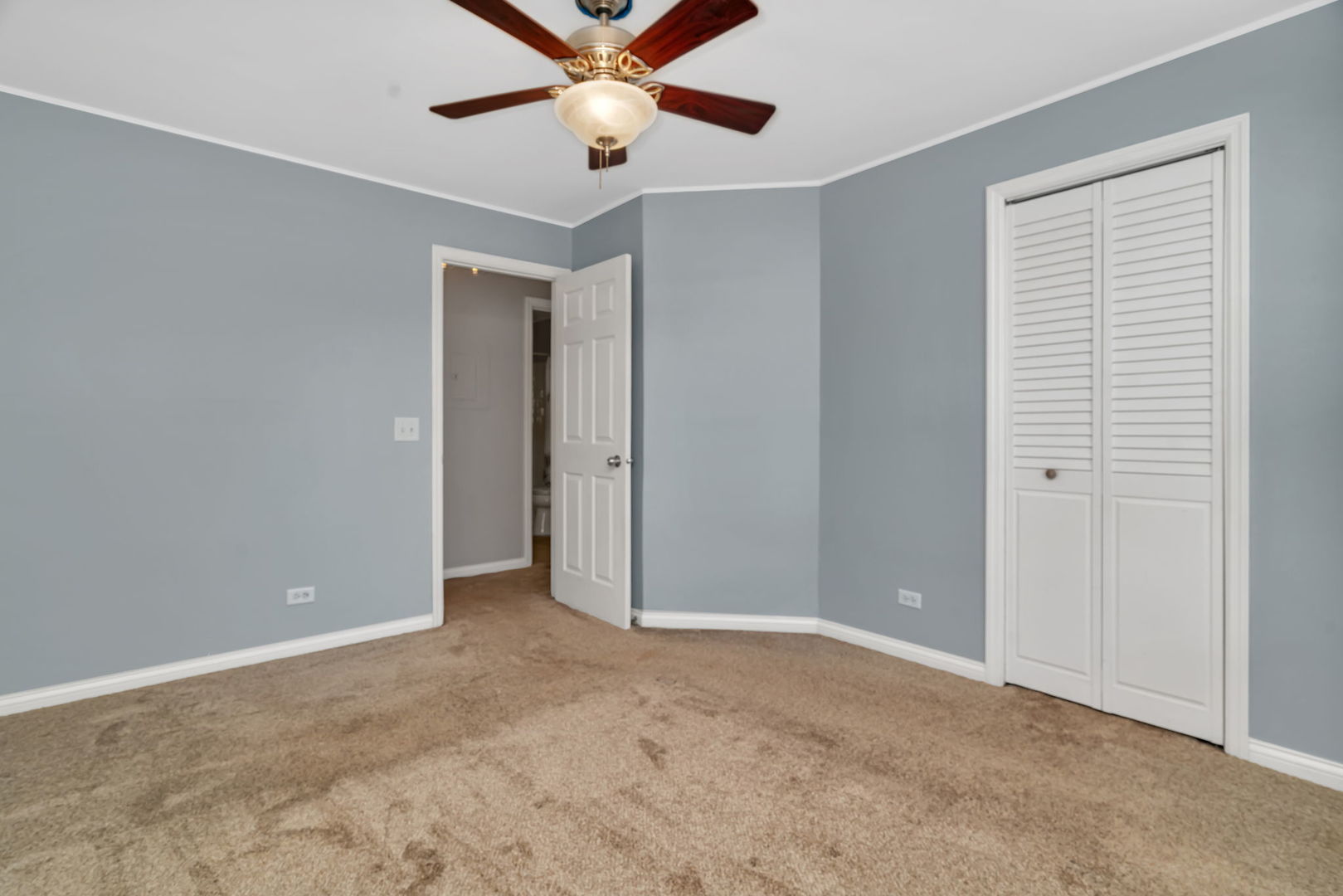 1332 Mc Dowell Road #104, Naperville, IL 60563