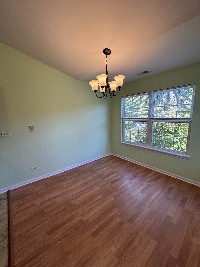 1163 N Red Oak Circle #4, Round Lake Beach, IL 60073