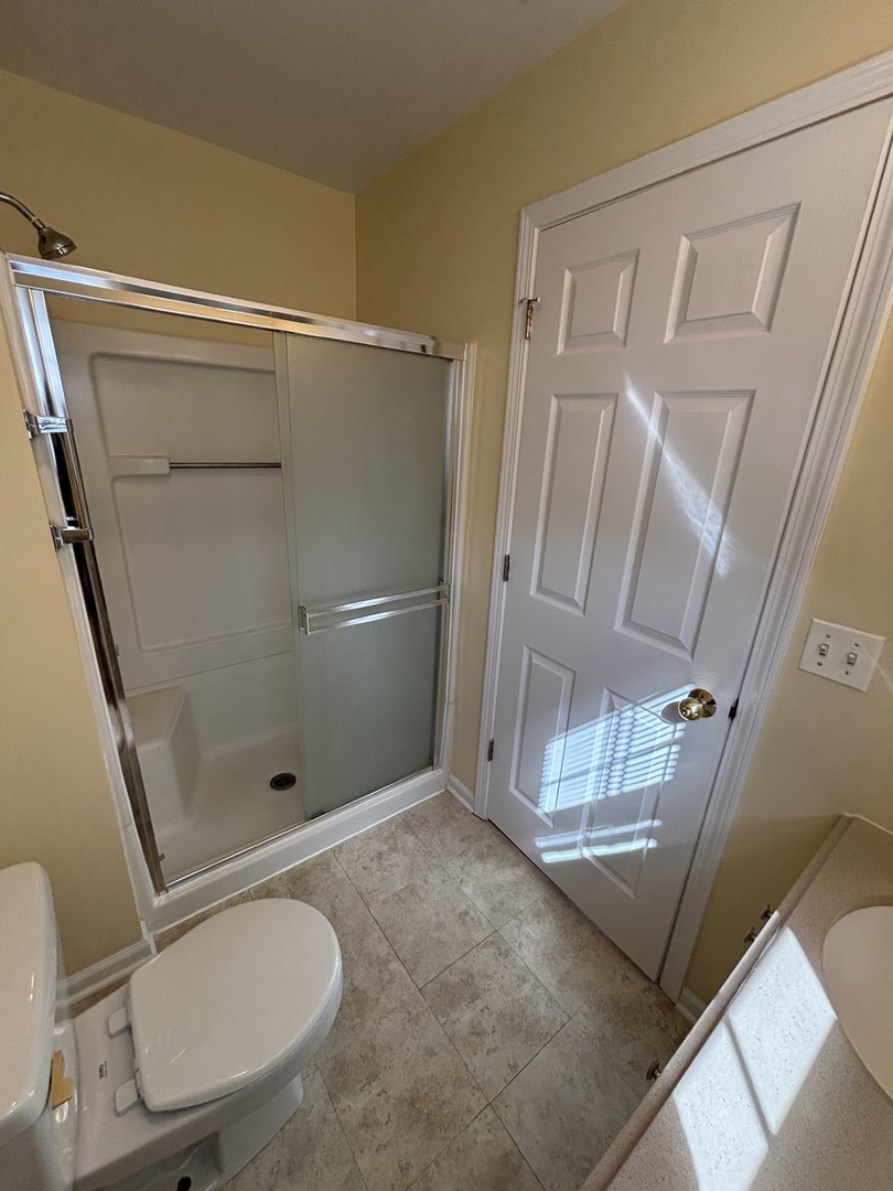 1163 N Red Oak Circle #4, Round Lake Beach, IL 60073