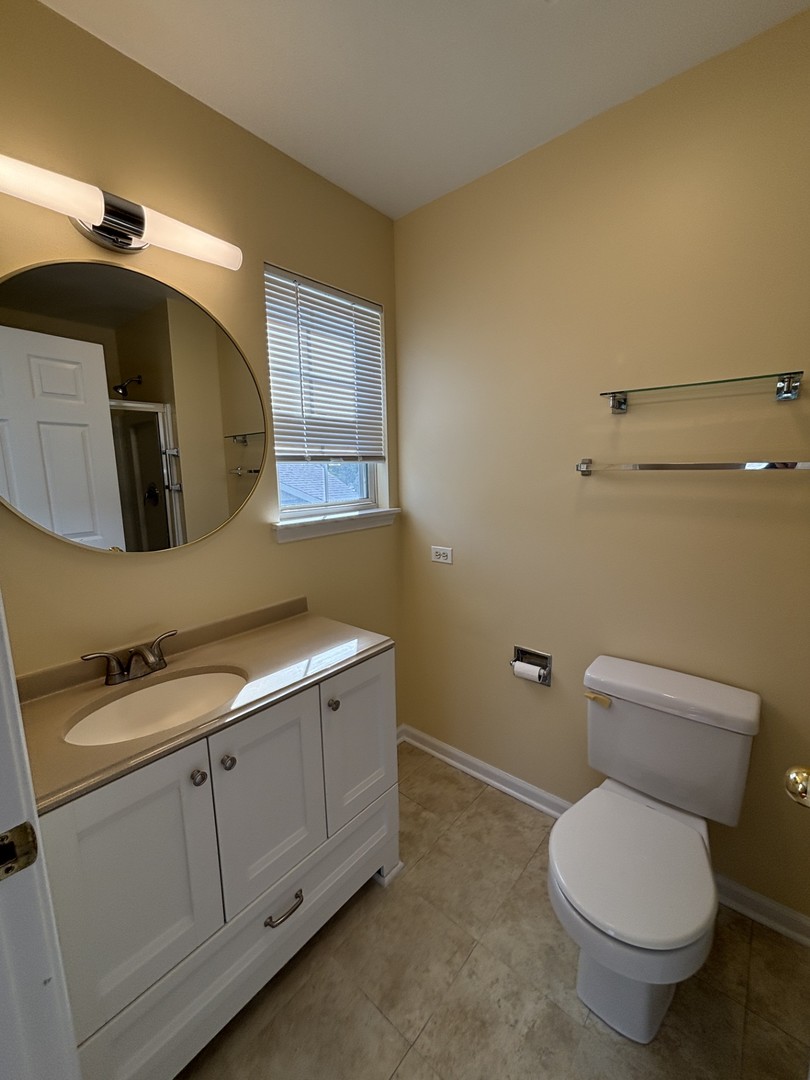 1163 N Red Oak Circle #4, Round Lake Beach, IL 60073