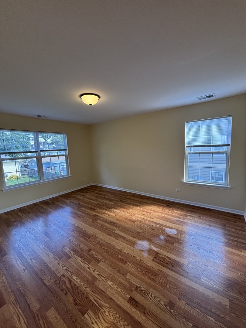 1163 N Red Oak Circle #4, Round Lake Beach, IL 60073