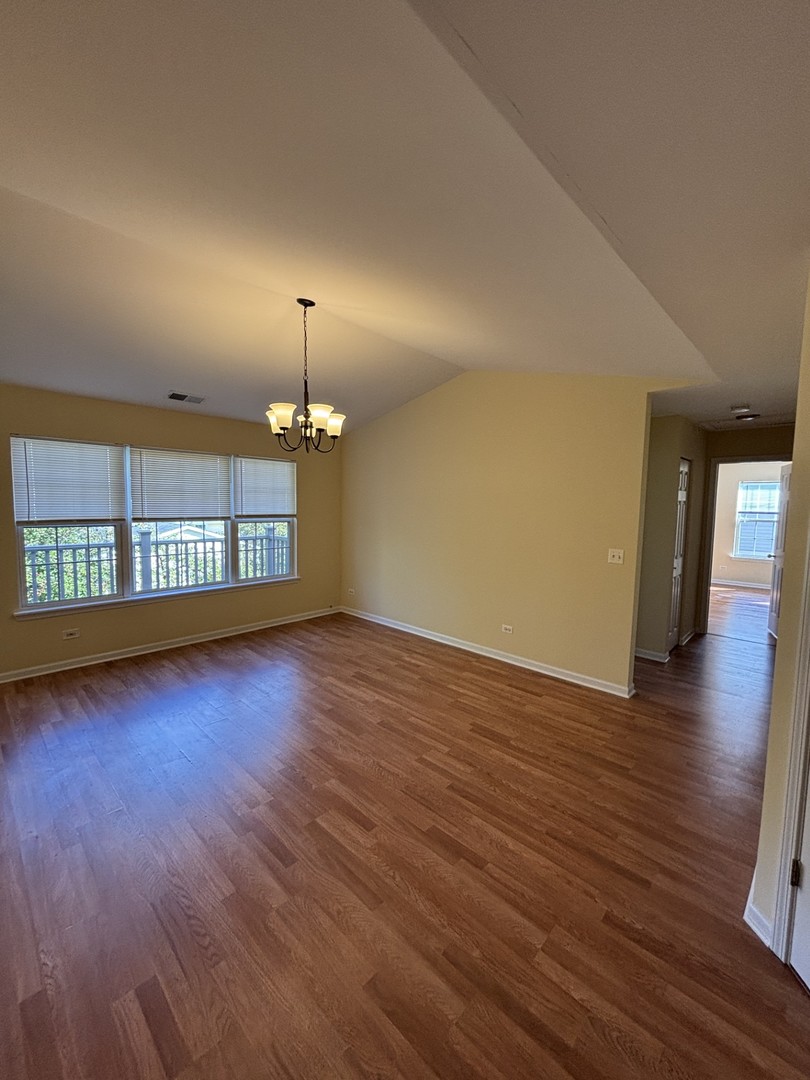 1163 N Red Oak Circle #4, Round Lake Beach, IL 60073