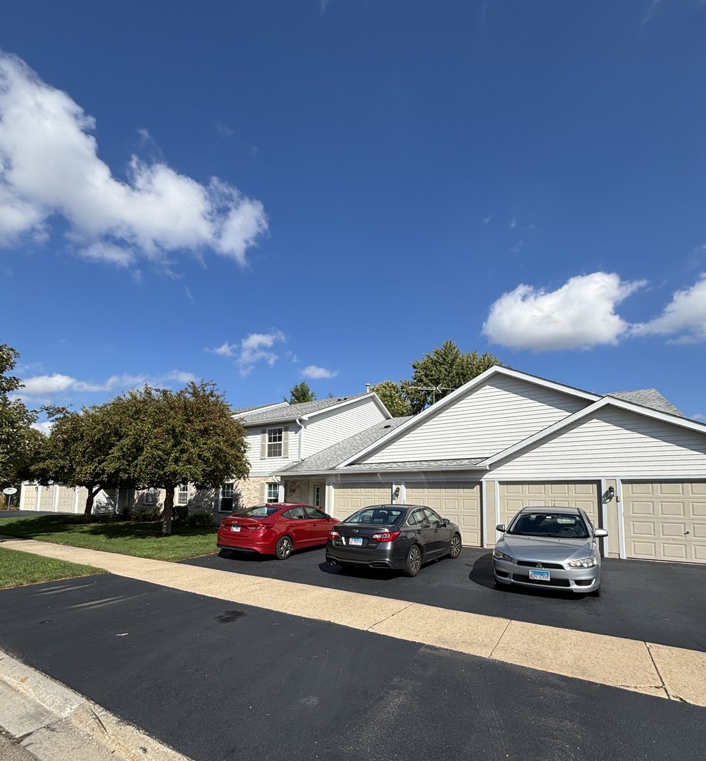 1163 N Red Oak Circle #4, Round Lake Beach, IL 60073