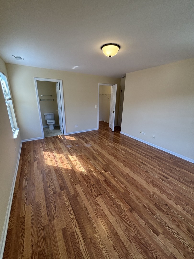 1163 N Red Oak Circle #4, Round Lake Beach, IL 60073