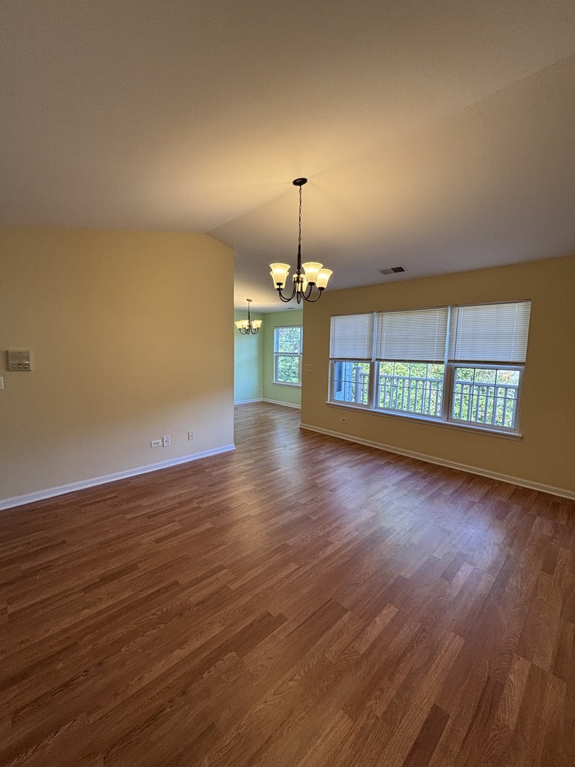 1163 N Red Oak Circle #4, Round Lake Beach, IL 60073