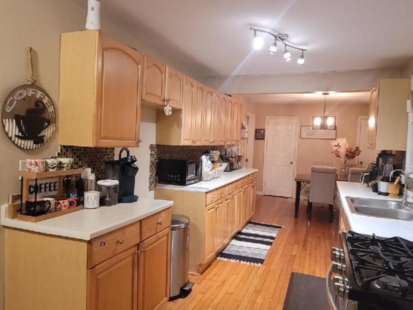 6N897 Roosevelt Avenue, St. Charles, IL 60174