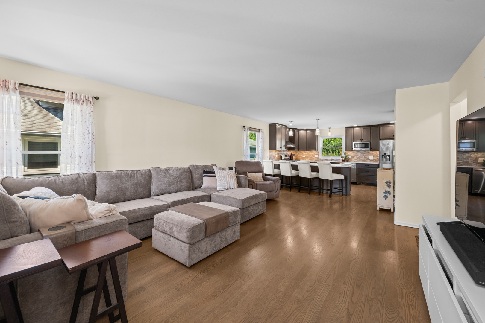 0S579 Robbins Street, Winfield, IL 60190