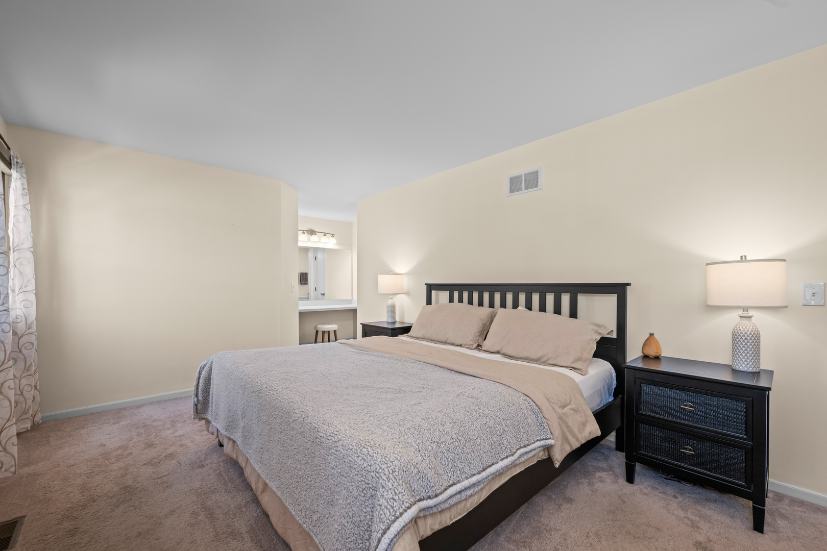 0S579 Robbins Street, Winfield, IL 60190