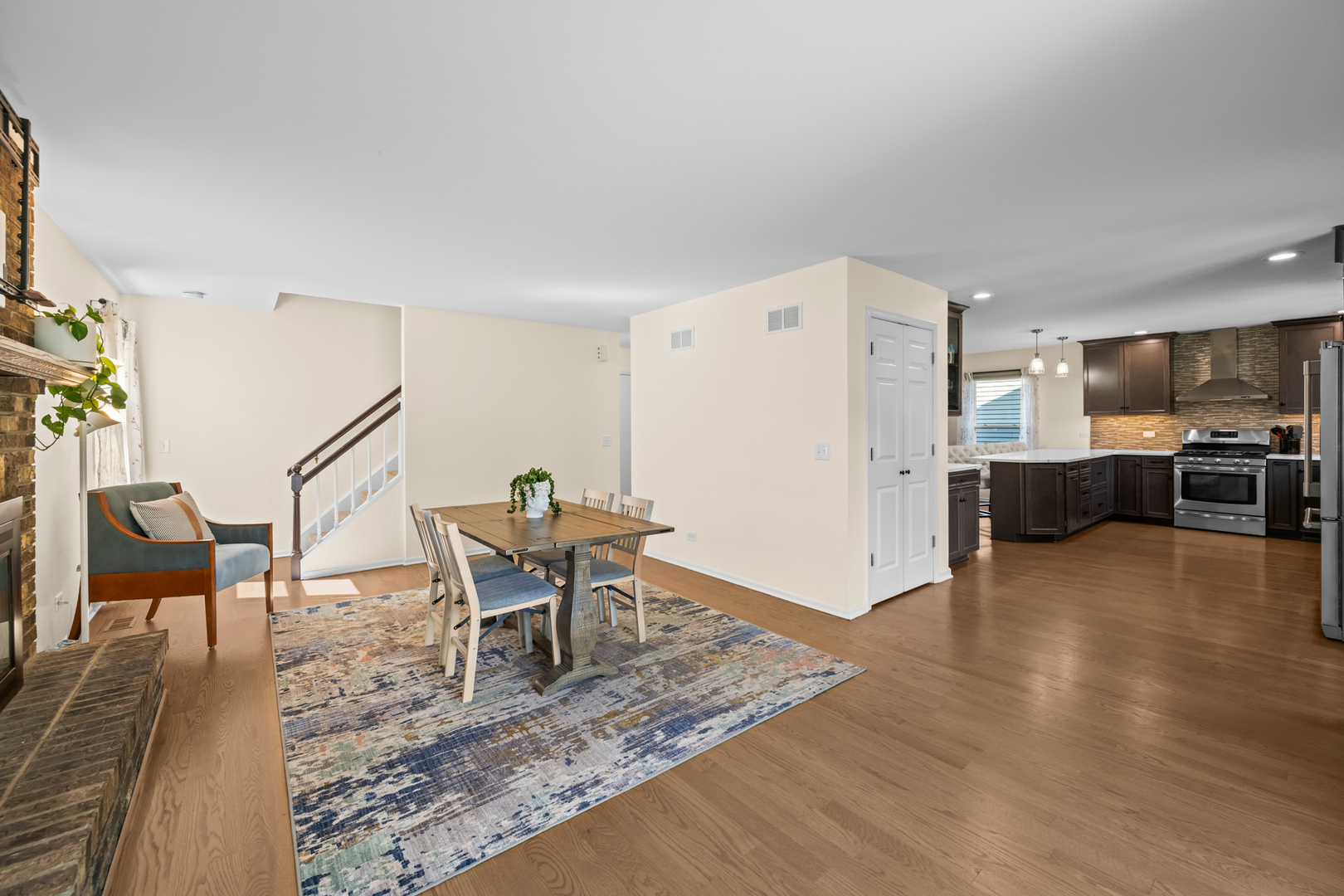 0S579 Robbins Street, Winfield, IL 60190