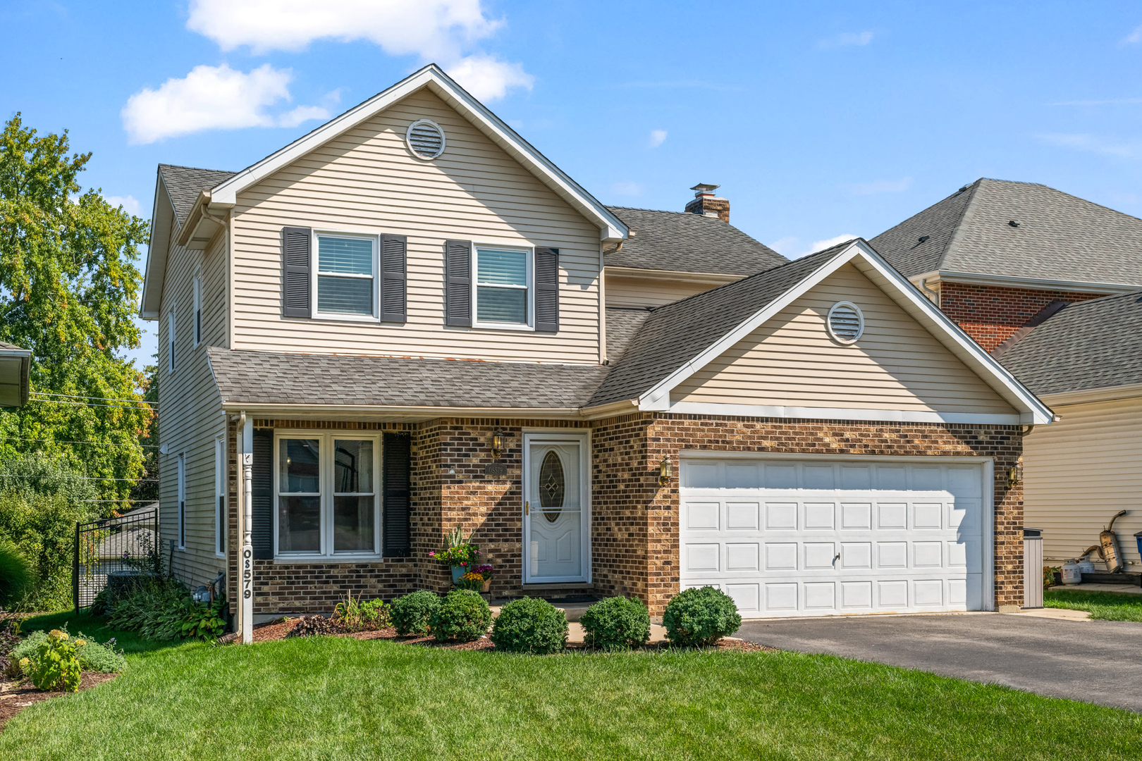 0S579 Robbins Street, Winfield, IL 60190