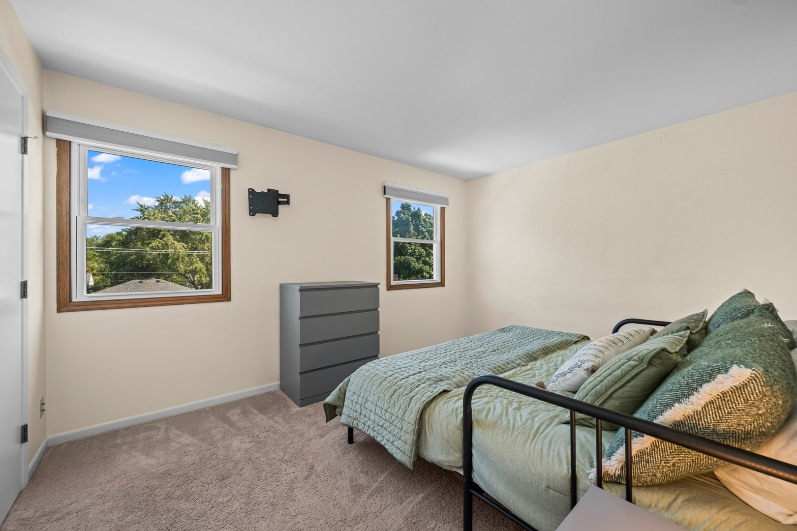 0S579 Robbins Street, Winfield, IL 60190