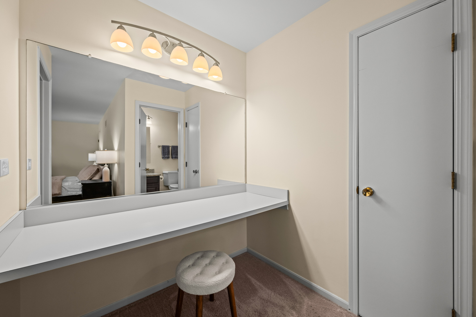 0S579 Robbins Street, Winfield, IL 60190