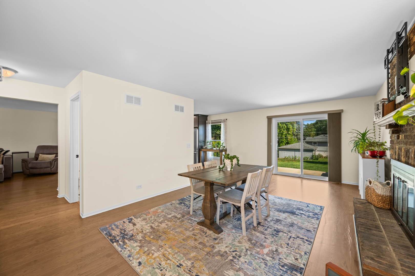 0S579 Robbins Street, Winfield, IL 60190