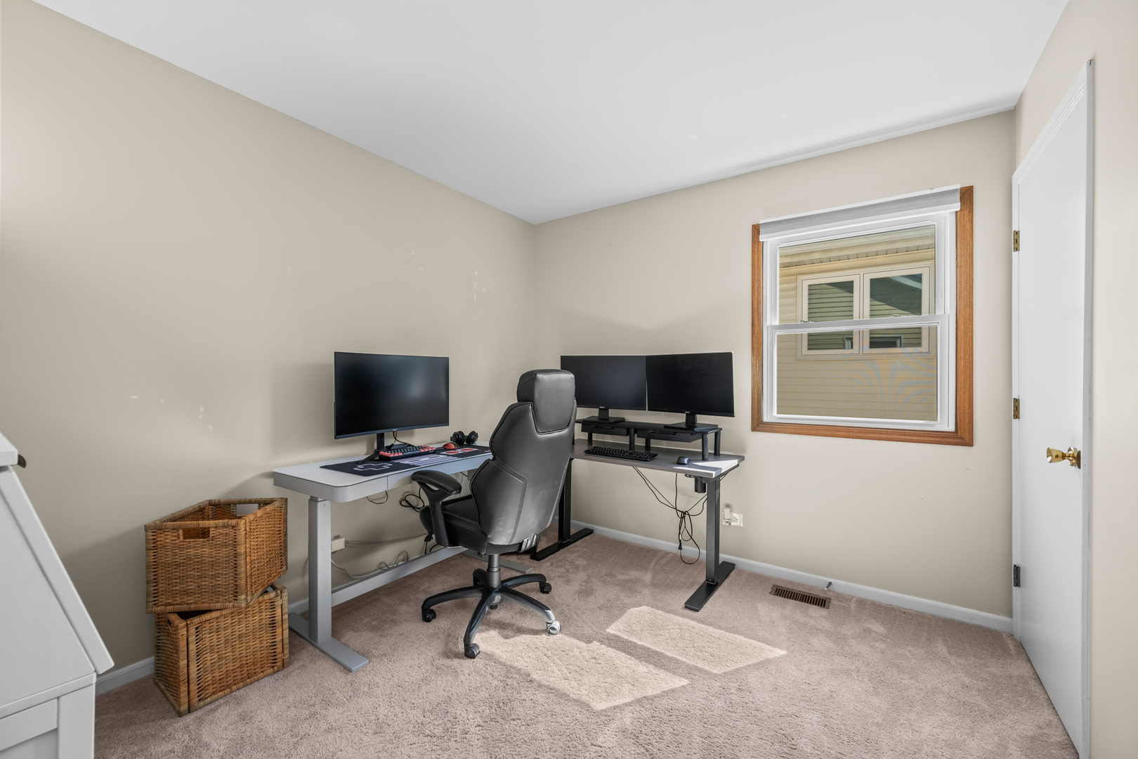 0S579 Robbins Street, Winfield, IL 60190