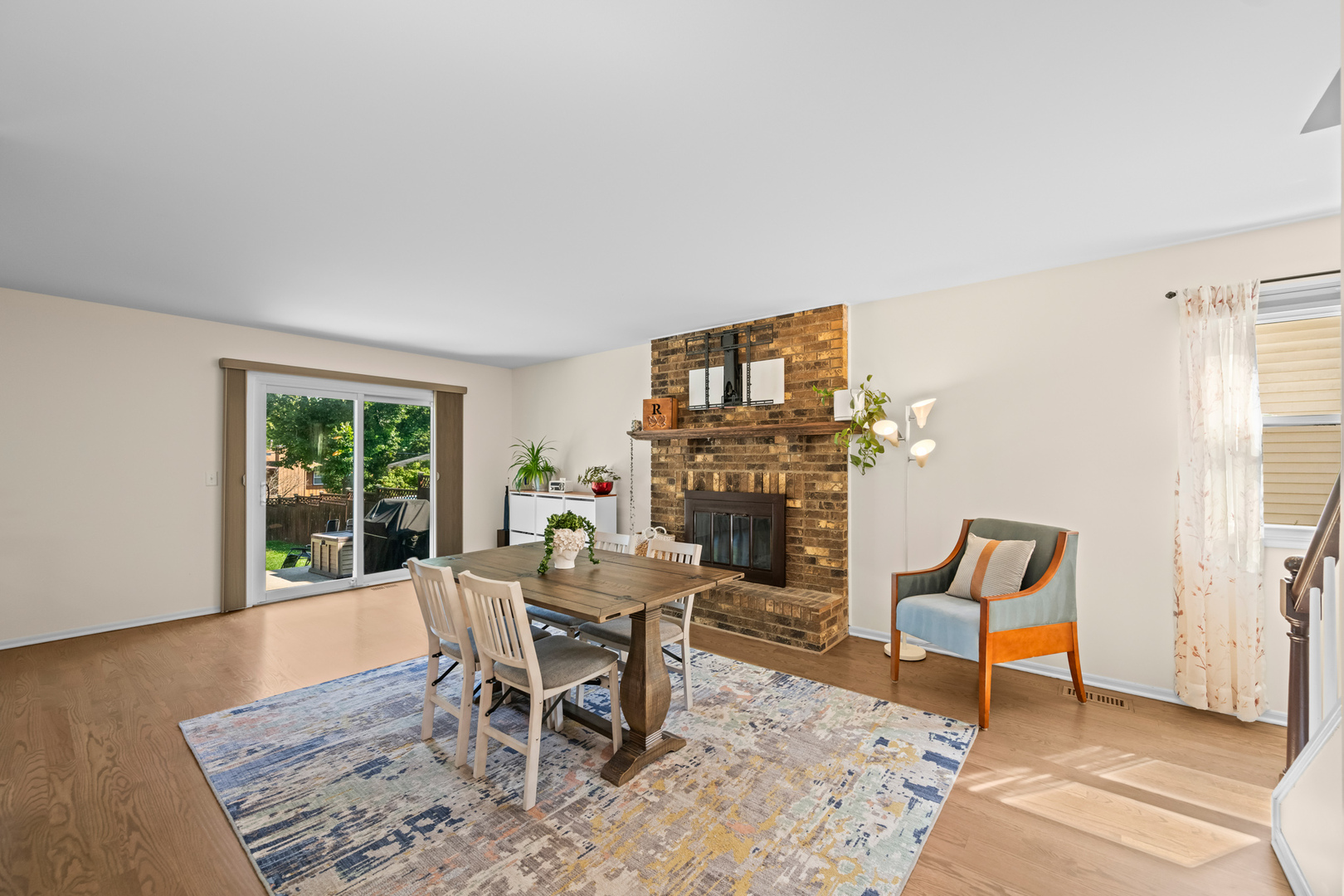 0S579 Robbins Street, Winfield, IL 60190