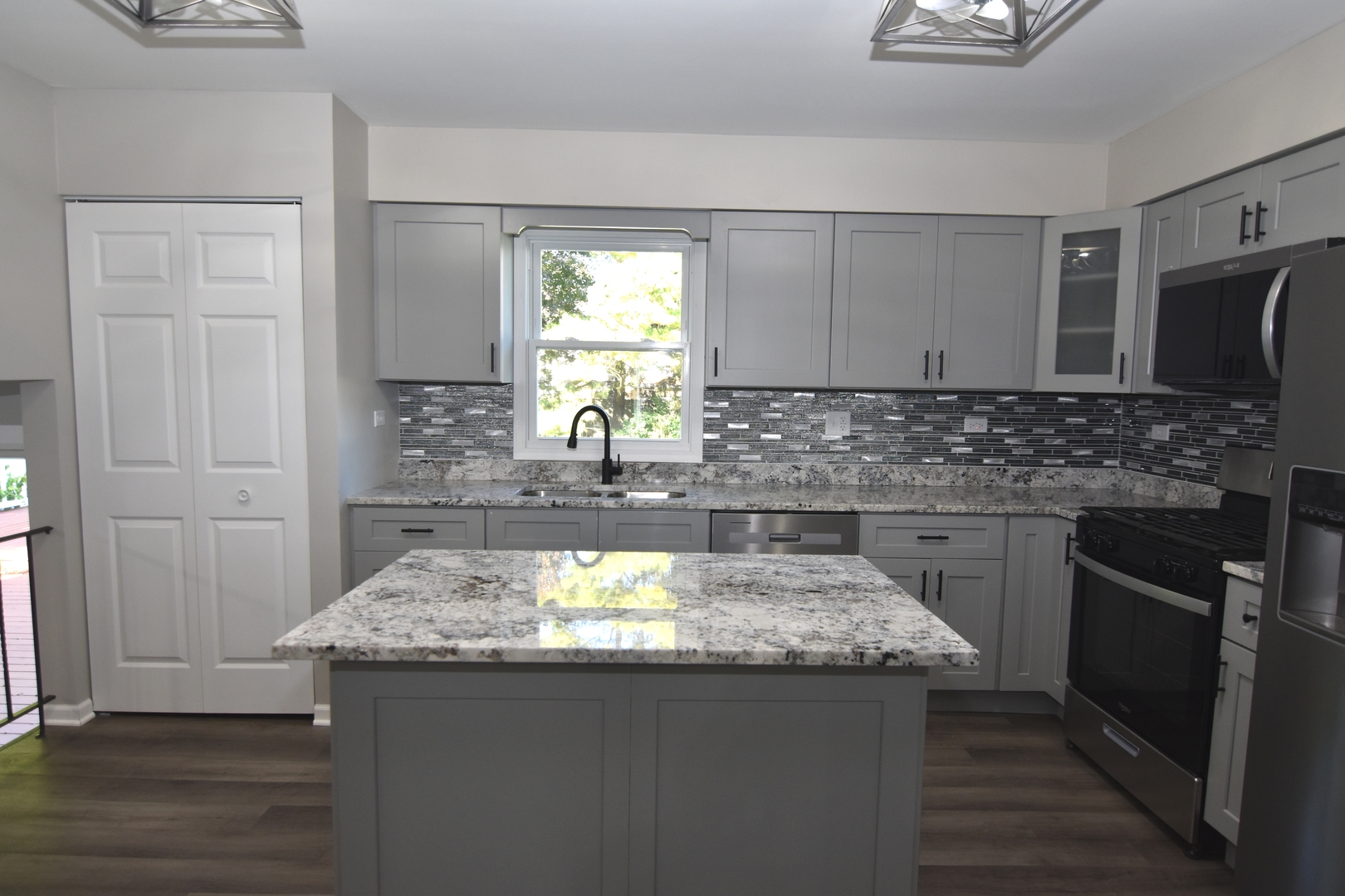 22119 Hillside Drive, Richton Park, IL 60471