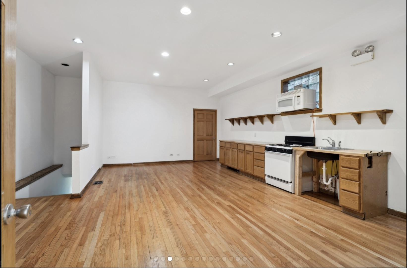 3043 N Ashland Avenue #Store, Chicago, IL 60657