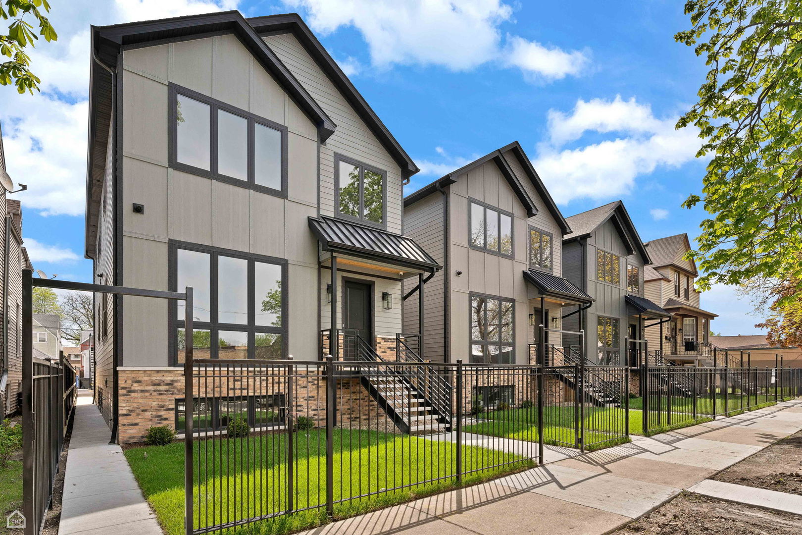 3903 N Drake Avenue, Chicago, IL 60618