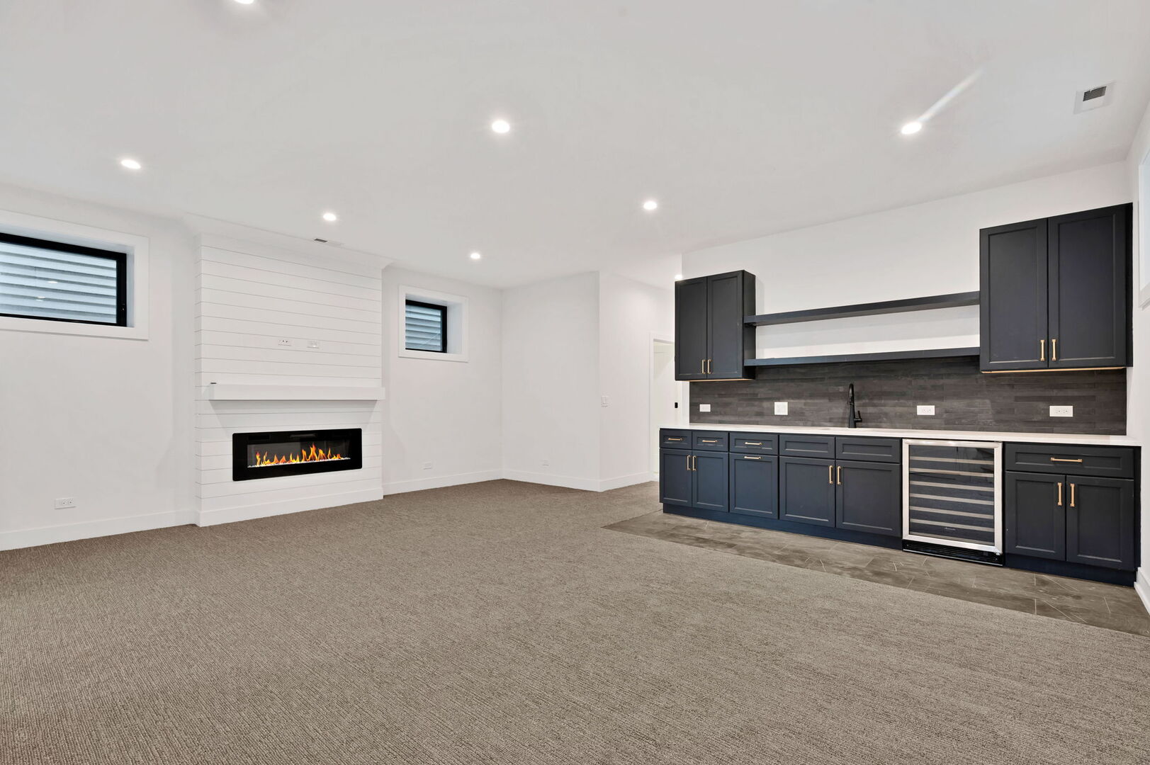 3903 N Drake Avenue, Chicago, IL 60618