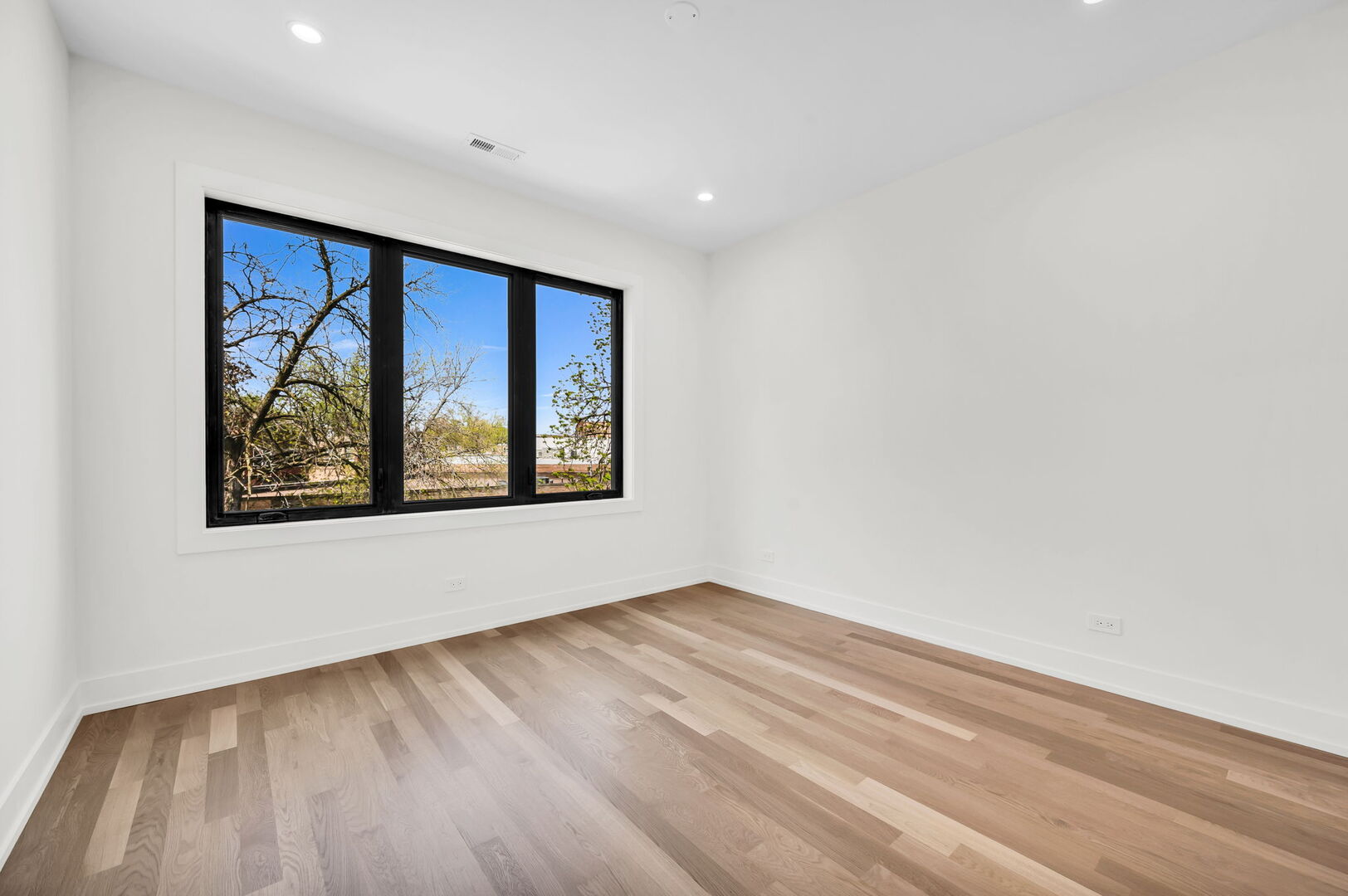 3903 N Drake Avenue, Chicago, IL 60618