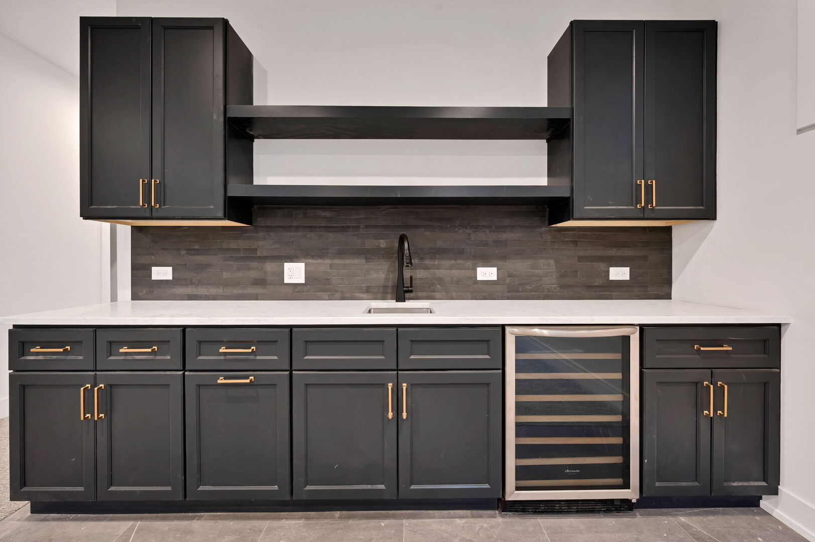 3903 N Drake Avenue, Chicago, IL 60618