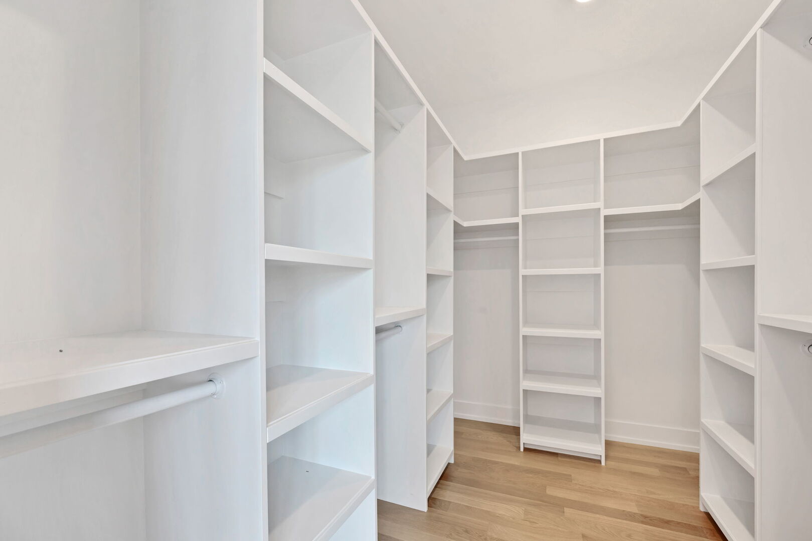 3903 N Drake Avenue, Chicago, IL 60618