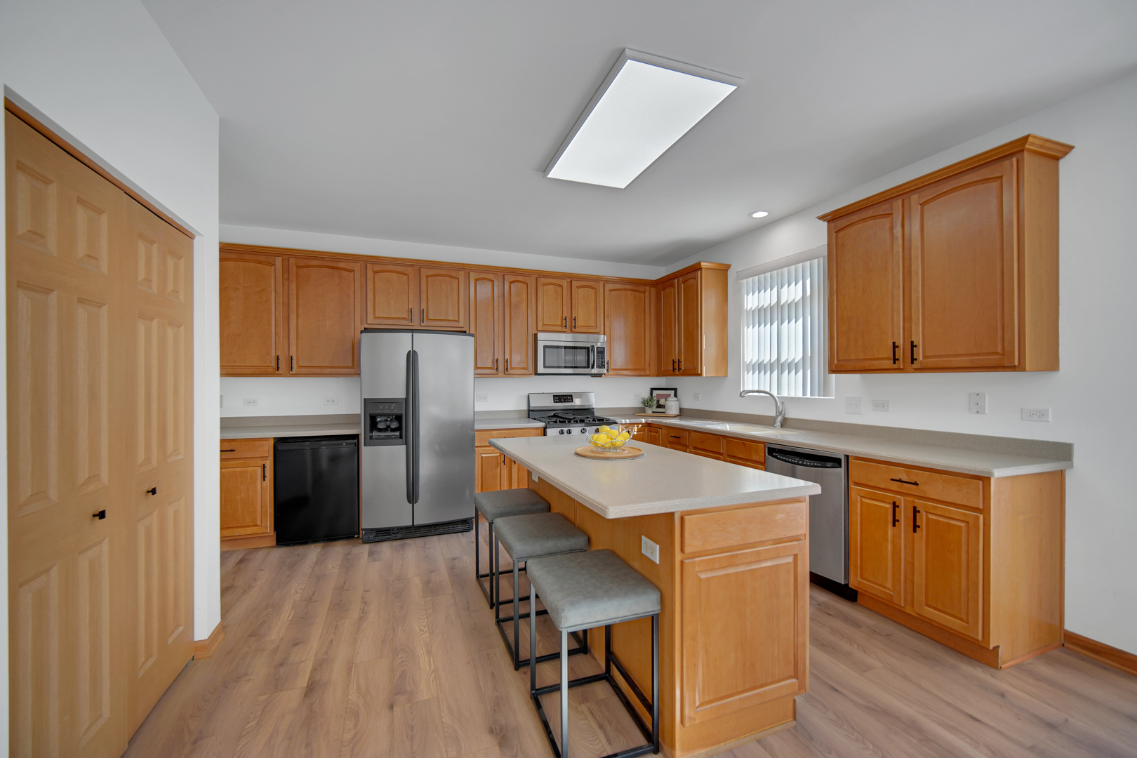 1692 Trails End Lane, Bolingbrook, IL 60490