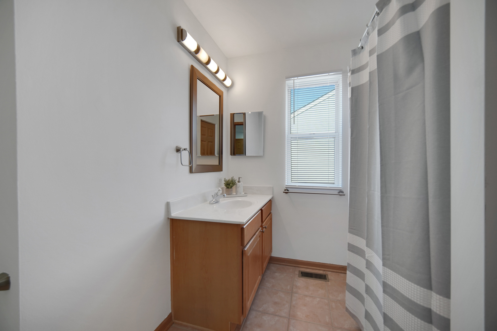 1692 Trails End Lane, Bolingbrook, IL 60490