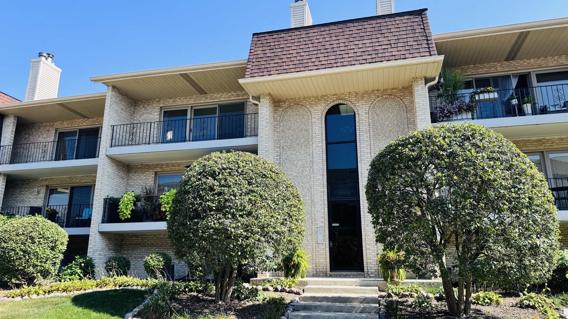 9004 Del Prado Drive #2N, Palos Hills, IL 60465