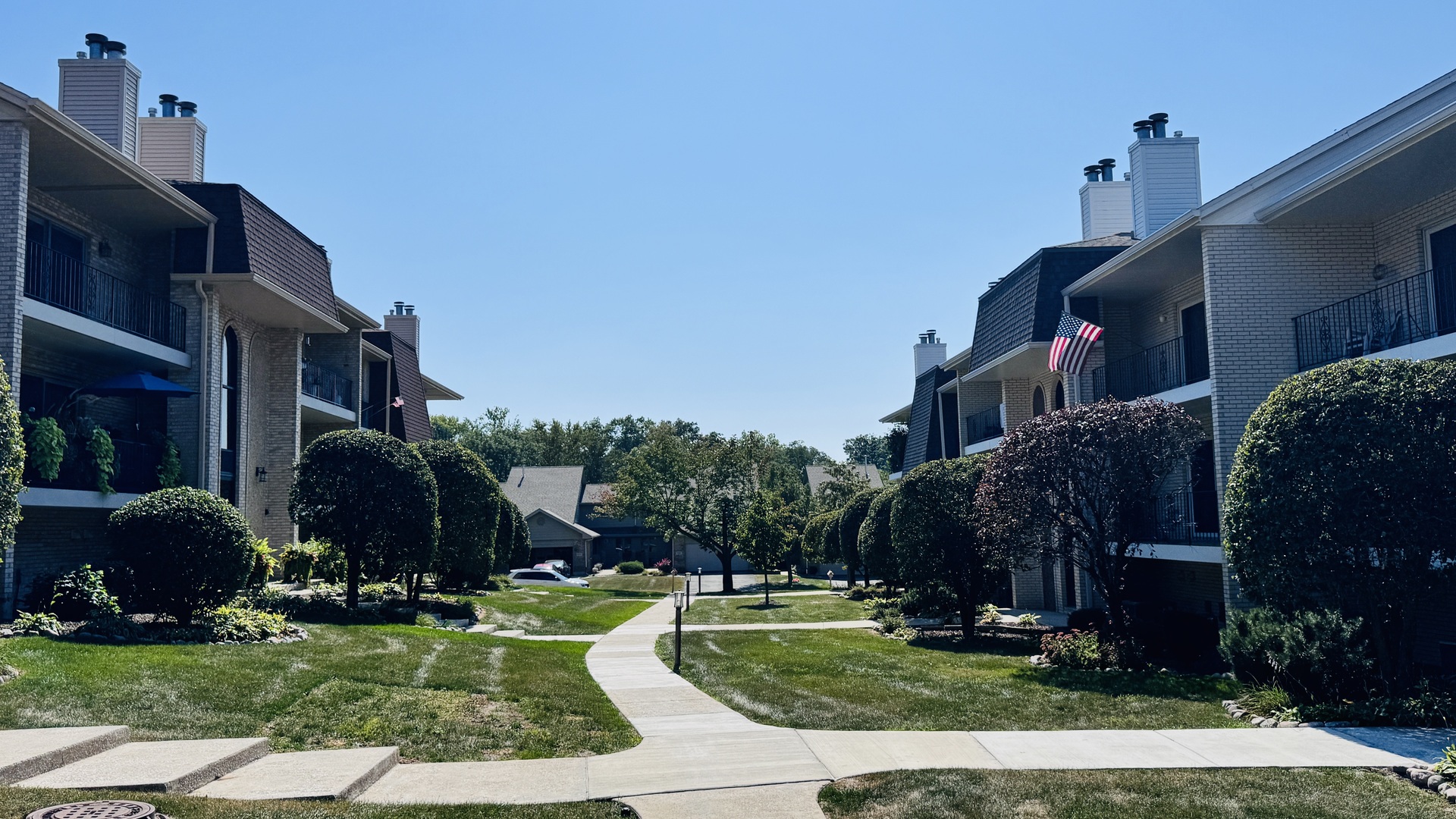 9004 Del Prado Drive #2N, Palos Hills, IL 60465