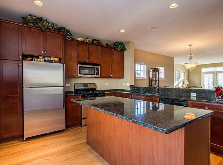 7426 W Fullerton Avenue, Elmwood Park, IL 60707