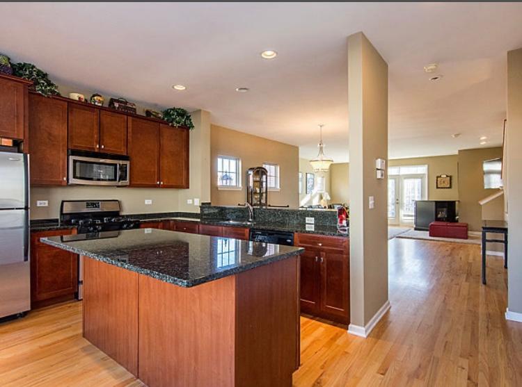7426 W Fullerton Avenue, Elmwood Park, IL 60707