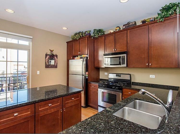 7426 W Fullerton Avenue, Elmwood Park, IL 60707