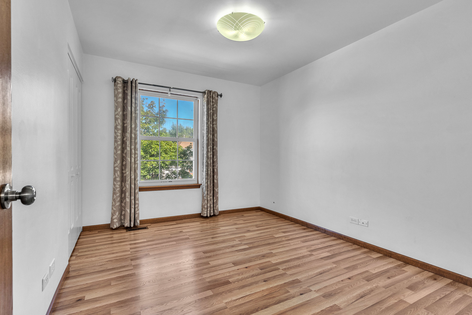 72 Wilton Lane, Mundelein, IL 60060